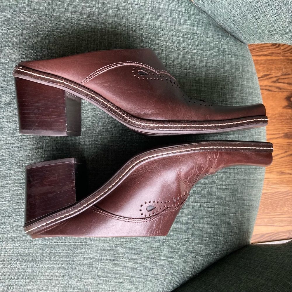 Gianni Bini Women’s Brown genuine Leather Y2K mule heel size 10. Good condition! - Picture 8 of 11